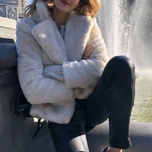 Aritzia SUNDAY BEST DOROTHY COAT SIZE XXS